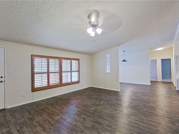 100 County Road 194 , Georgetown, TX 78626