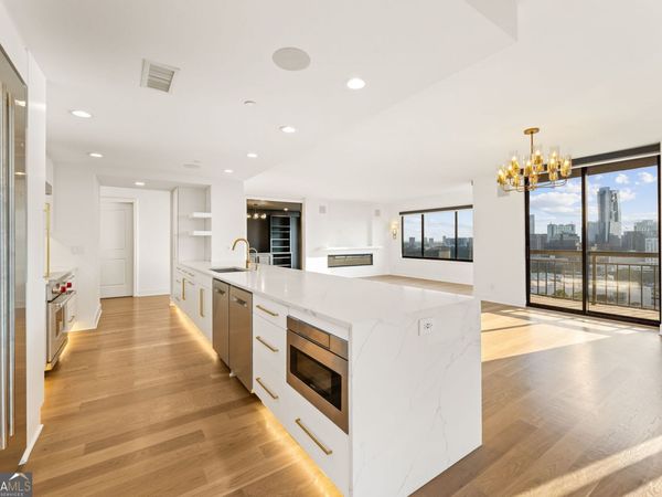 3481 Lakeside Drive NE, Unit P206, Atlanta, GA 30326