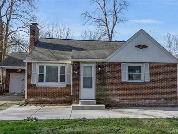 3869 Princeton Road , Hamburg, NY 14075