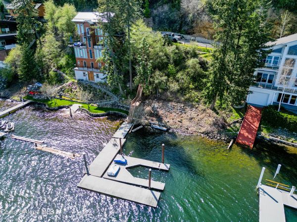 233 W Steamboat Dr, Coeur d'Alene, ID 83814