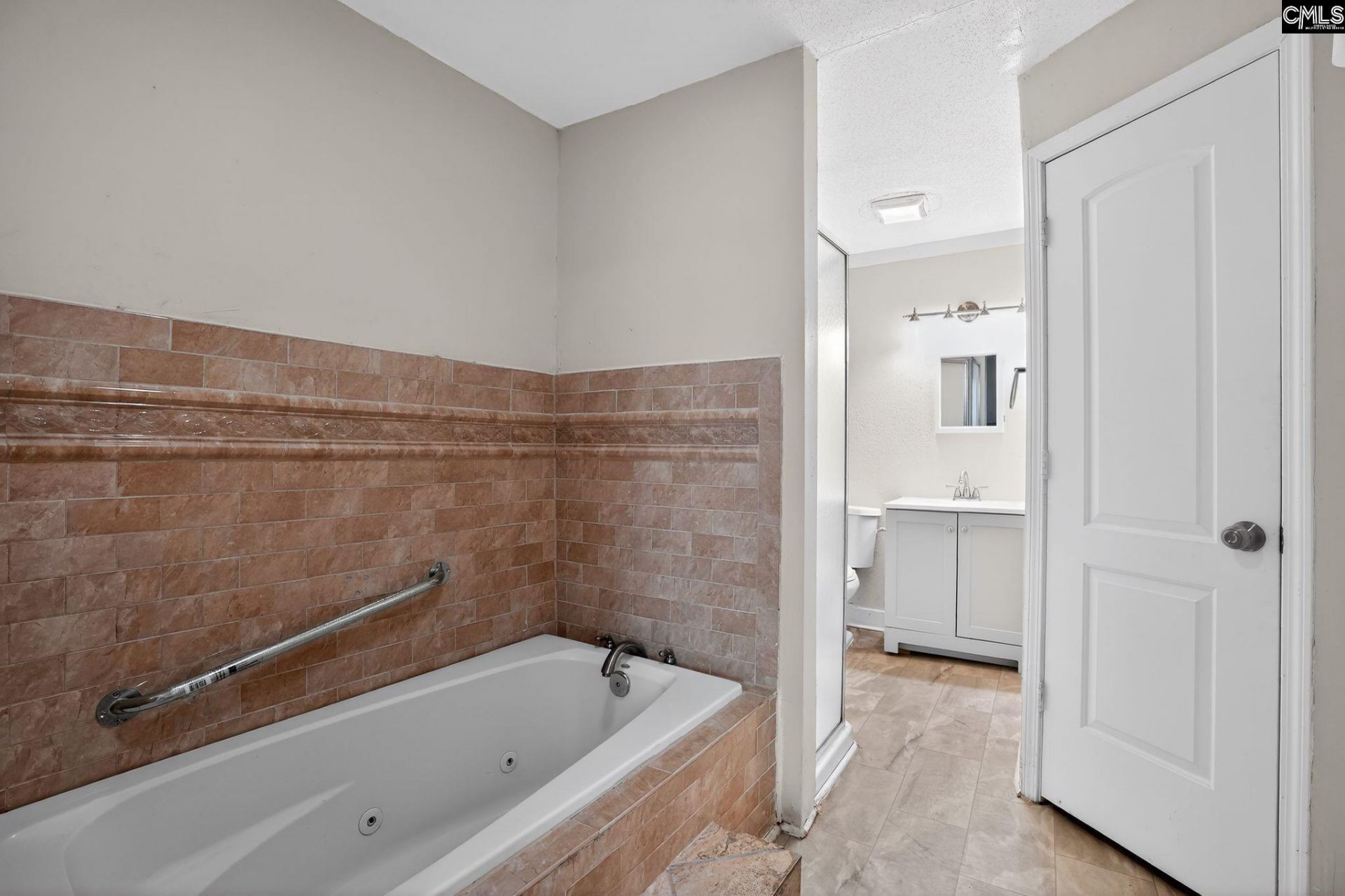 121 Moone Cross Drive  Photo 17