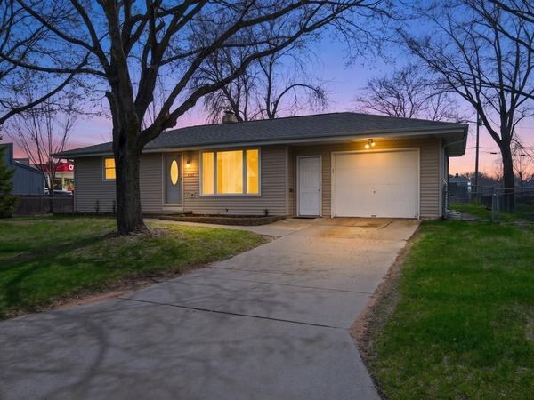 1593 BOND COURT, Green Bay, WI 54303