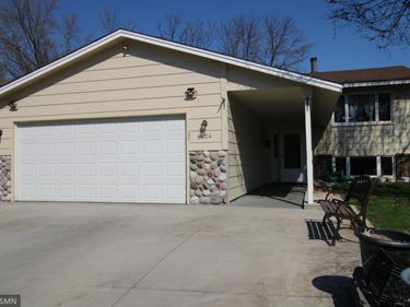 8024 James Avenue N, Brooklyn Park, MN 55444