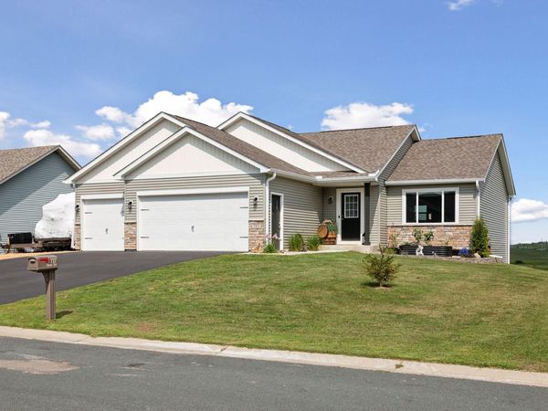 717 Deer Trail, Montgomery, MN 56069