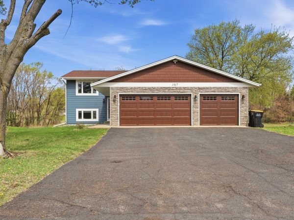 1917 Heritage Drive, Shakopee, MN 55379