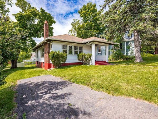 821 N 19th Avenue E, Duluth, MN 55812