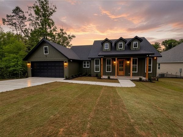 14 Dickenshire Drive, Bella Vista, AR 72714