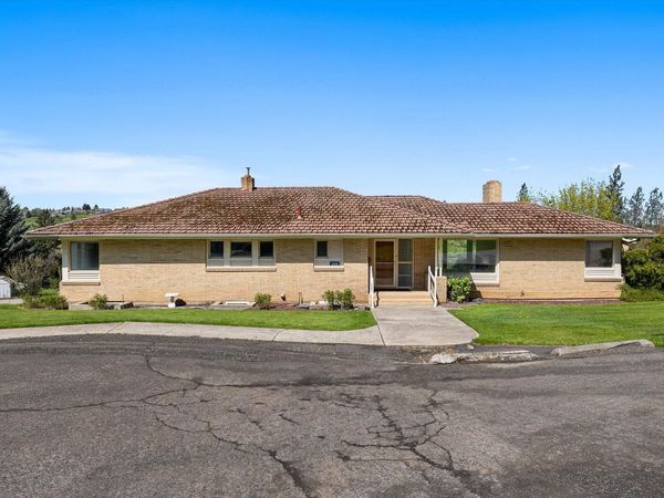 608 S G St, Colfax, WA 99111