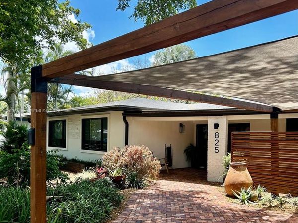 825 N Bel Air Dr, Plantation, FL 33317