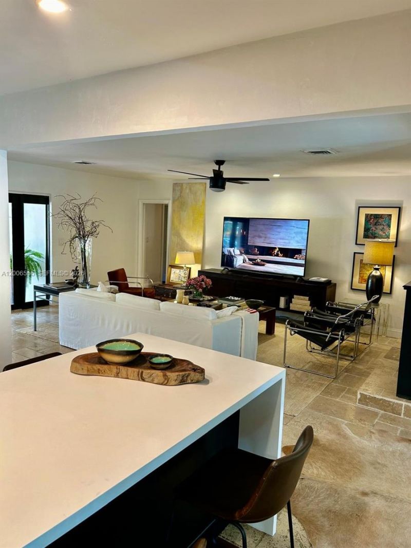 825 N Bel Air Dr, Plantation, FL 33317 Photo