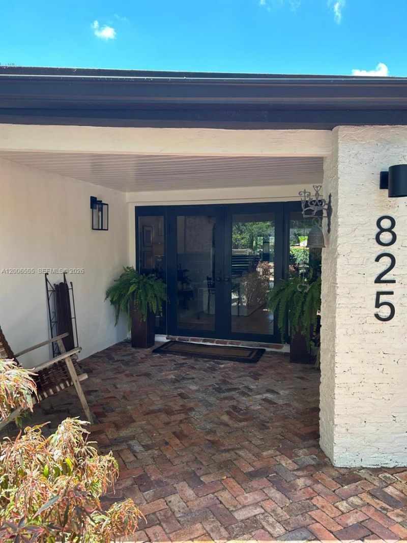825 N Bel Air Dr, Plantation, FL 33317 Photo