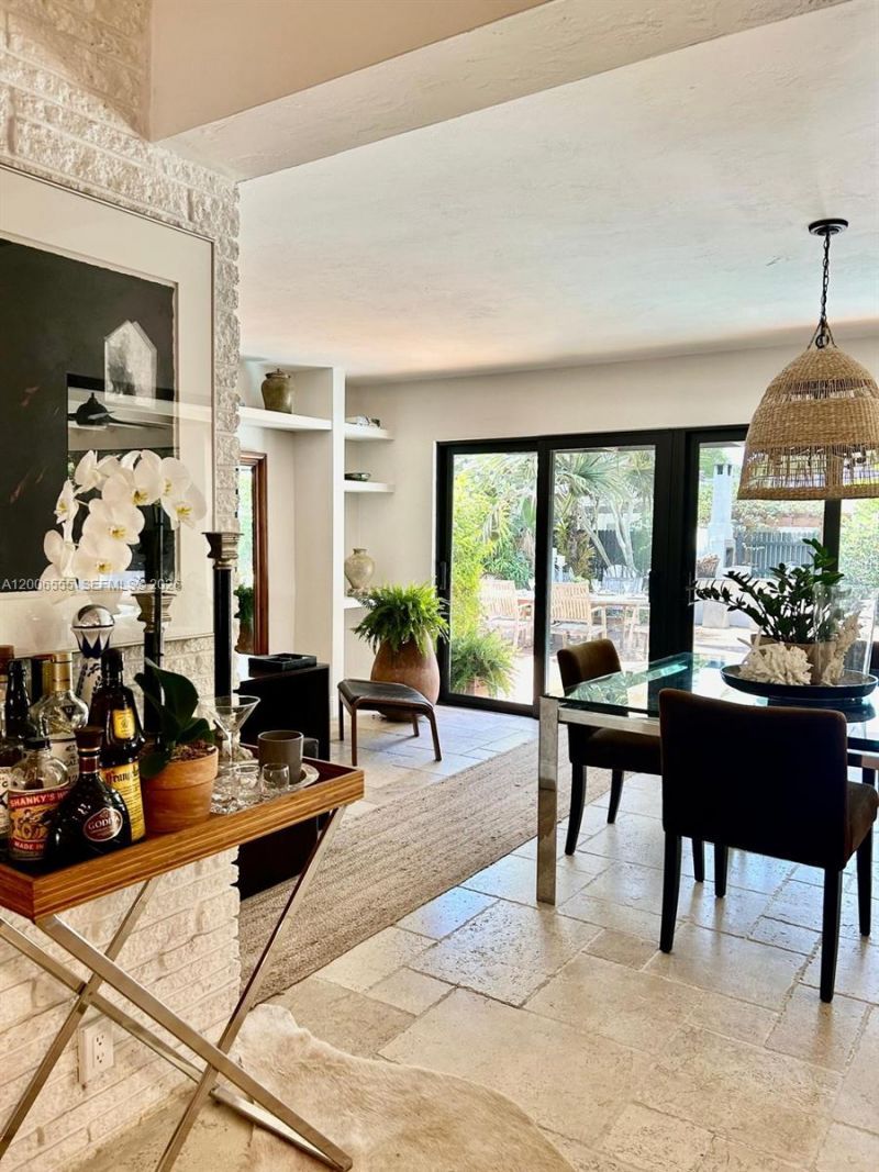 825 N Bel Air Dr, Plantation, FL 33317 Photo