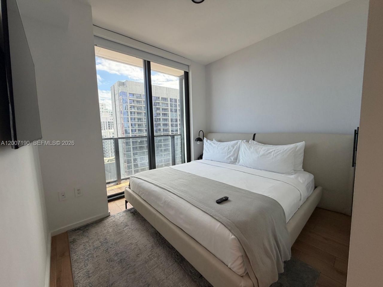 398 NE 5th St , Unit 2015, Miami, FL 33132 Photo