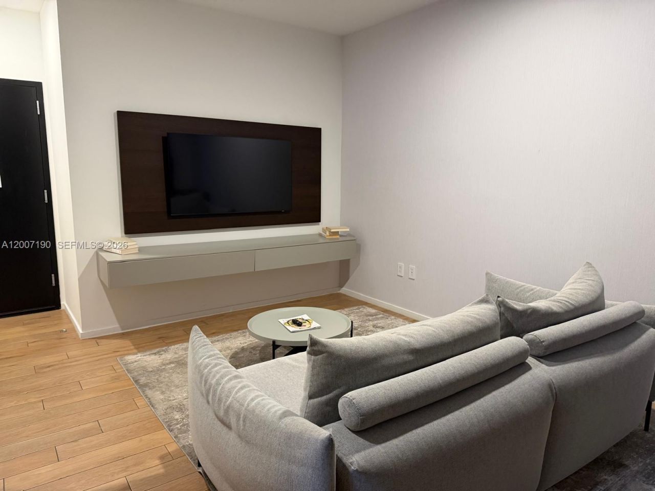 398 NE 5th St , Unit 2015, Miami, FL 33132 Photo