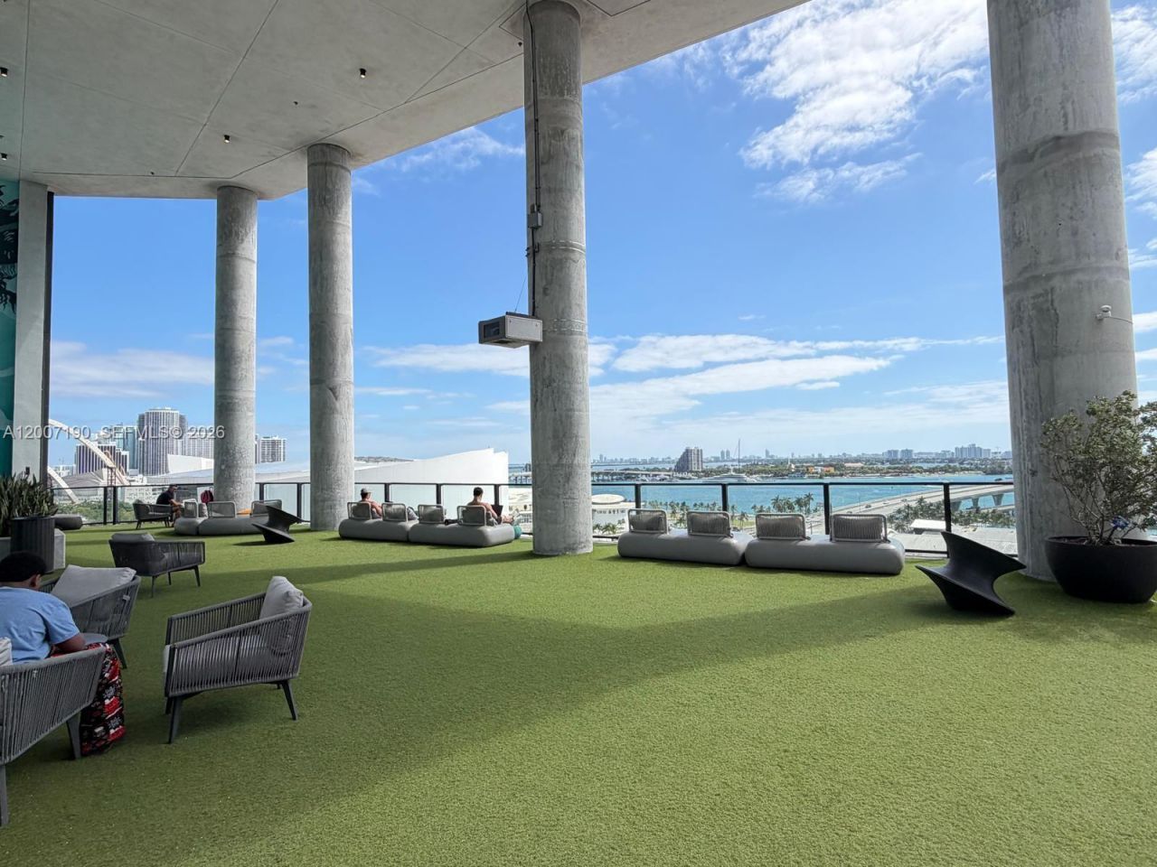 398 NE 5th St , Unit 2015, Miami, FL 33132 Photo