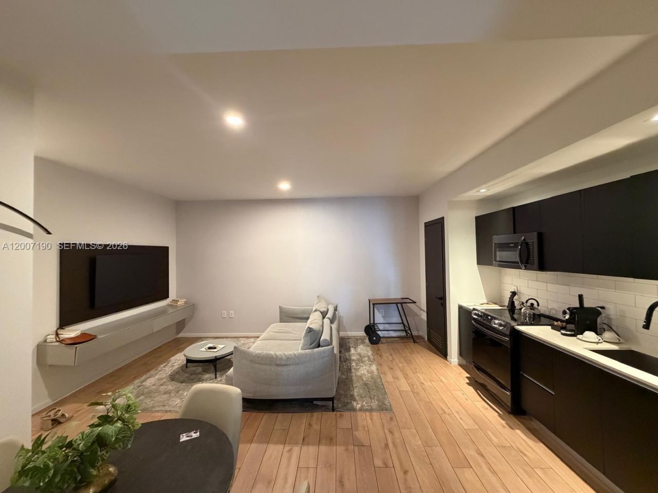 398 NE 5th St , Unit 2015, Miami, FL 33132 Photo