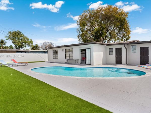 7051 Tyler St, Hollywood, FL 33024