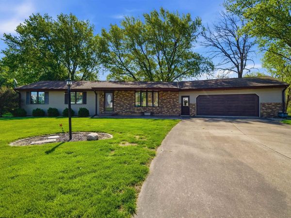 912 BAYBERRY Drive, Washington, IL 61571