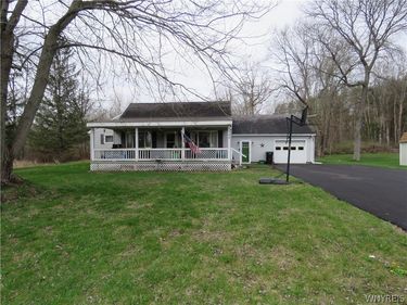 8752 Donahue Road , Batavia, NY 14020