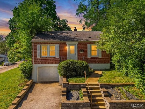 10330 Oak Avenue , St Louis, MO 63114