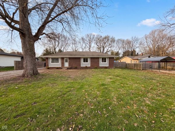 4663 W Runyon Lake Drive, Greenwood, IN 46143