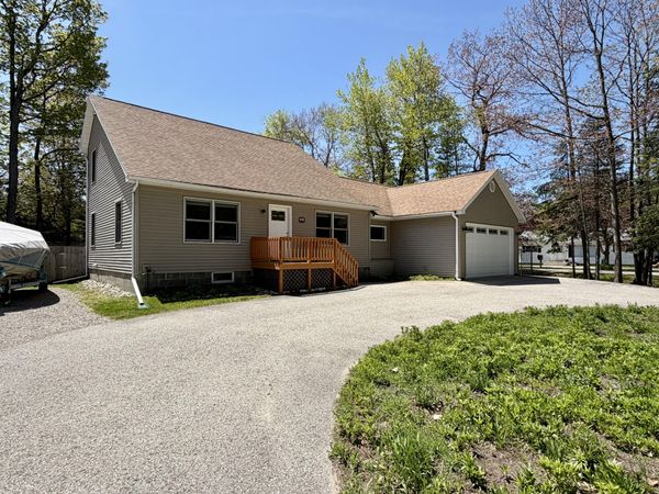 415 W Etherington Street, Mackinaw City, MI 49701