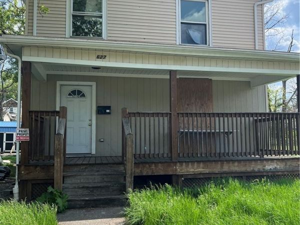 627 Raymond St , New Castle, PA 16101