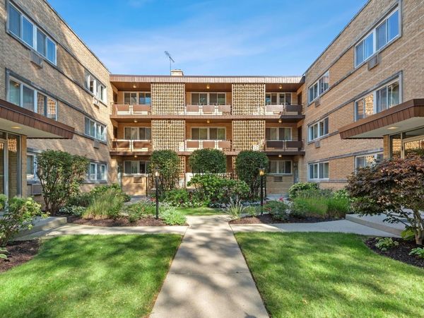 1921 Harrison Street, Unit 1L, Evanston, IL 60201
