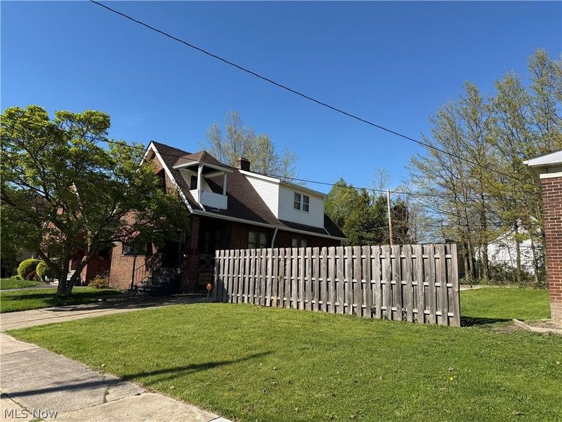 895 Rondel Road, Cleveland, OH 44110 Photo 12