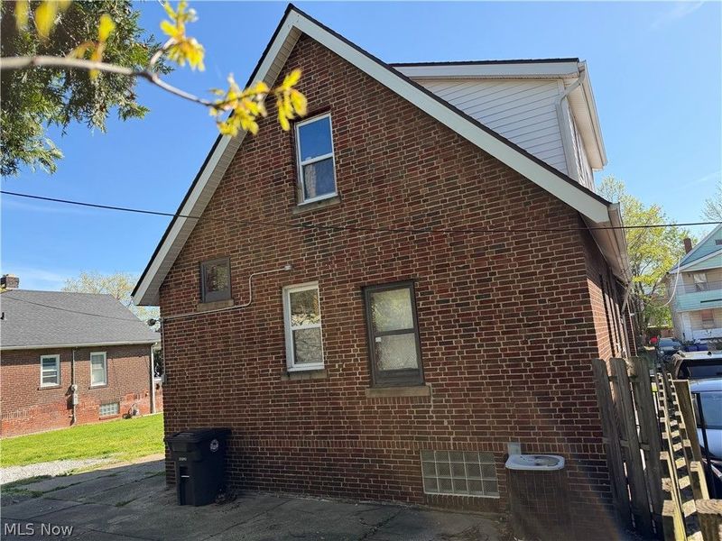 895 Rondel Road, Cleveland, OH 44110 Photo 18