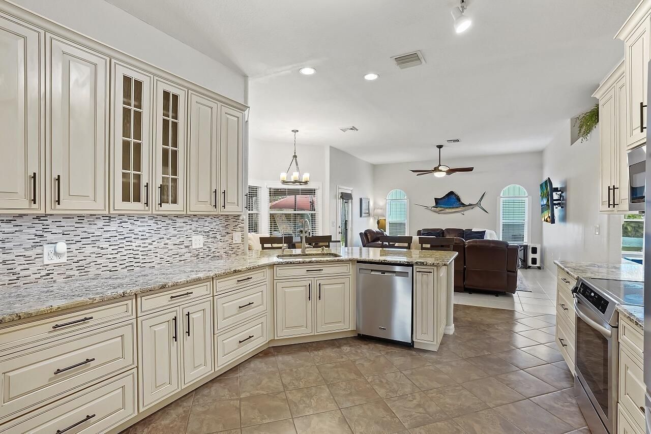 8015 97th Court, Vero Beach, FL 32967 Photo