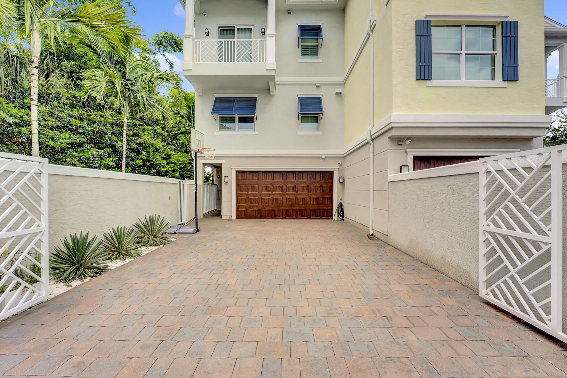 1045 Harbor Villas Drive, Unit 5, North Palm Beach, FL 33408 Photo