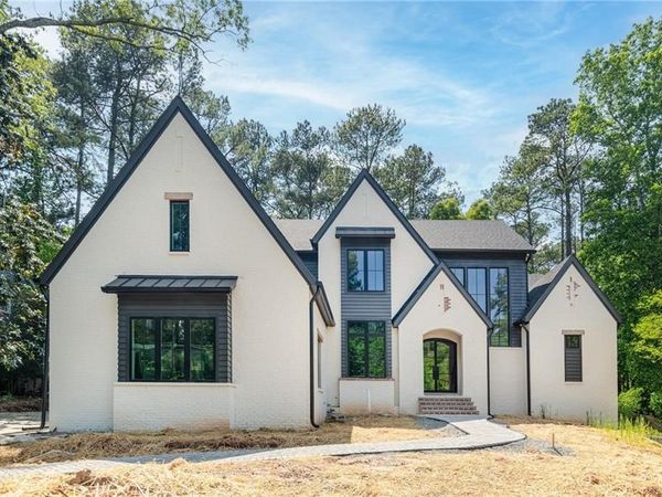 720 Edgewater Trail , Atlanta, GA 30328