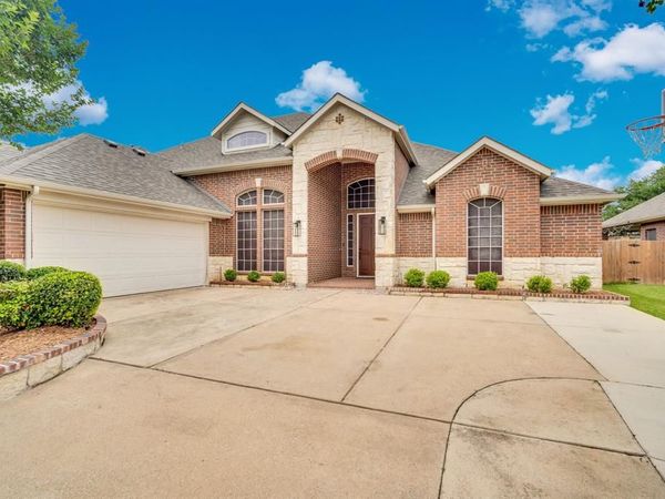 8204 Wildrock Drive , Arlington, TX 76001
