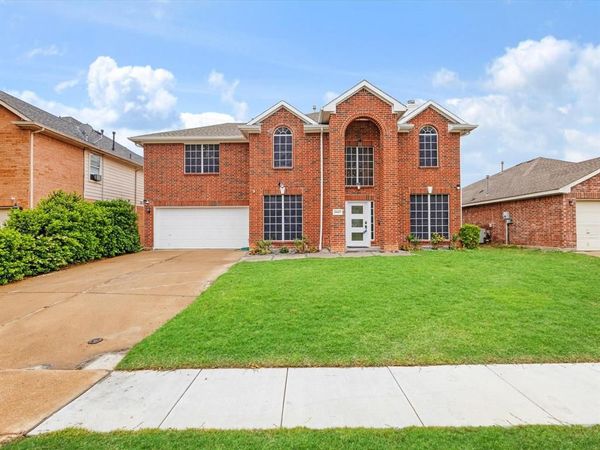 3427 Canyon Road , Grand Prairie, TX 75052