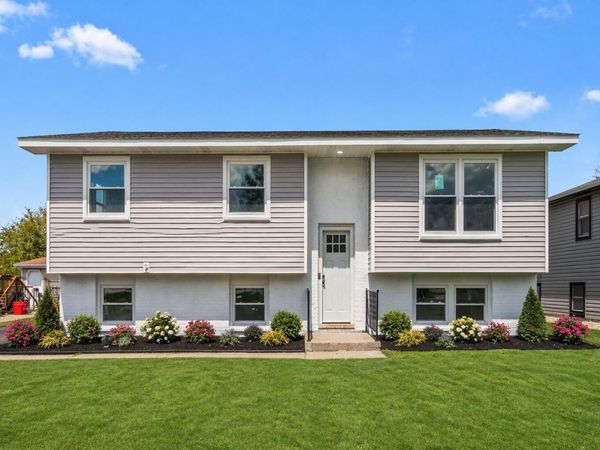 109 Potomac Drive, Dyer, IN 46311