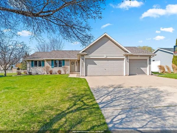 2621 GREENBRIER ROAD, Green Bay, WI 54311