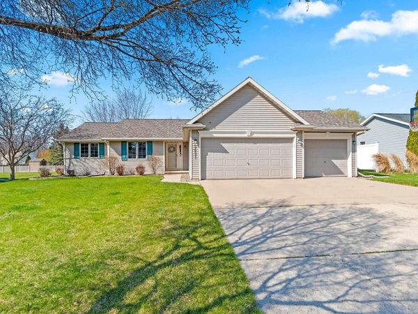 2621 GREENBRIER ROAD, Green Bay, WI 54311