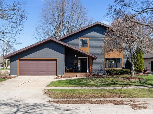 2734 N BEECHWOOD COURT, Appleton, WI 54911