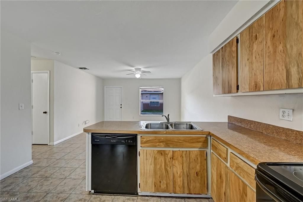 4307 SW Santa Barbara Pl, Unit 1, Cape Coral, FL 33914 Photo
