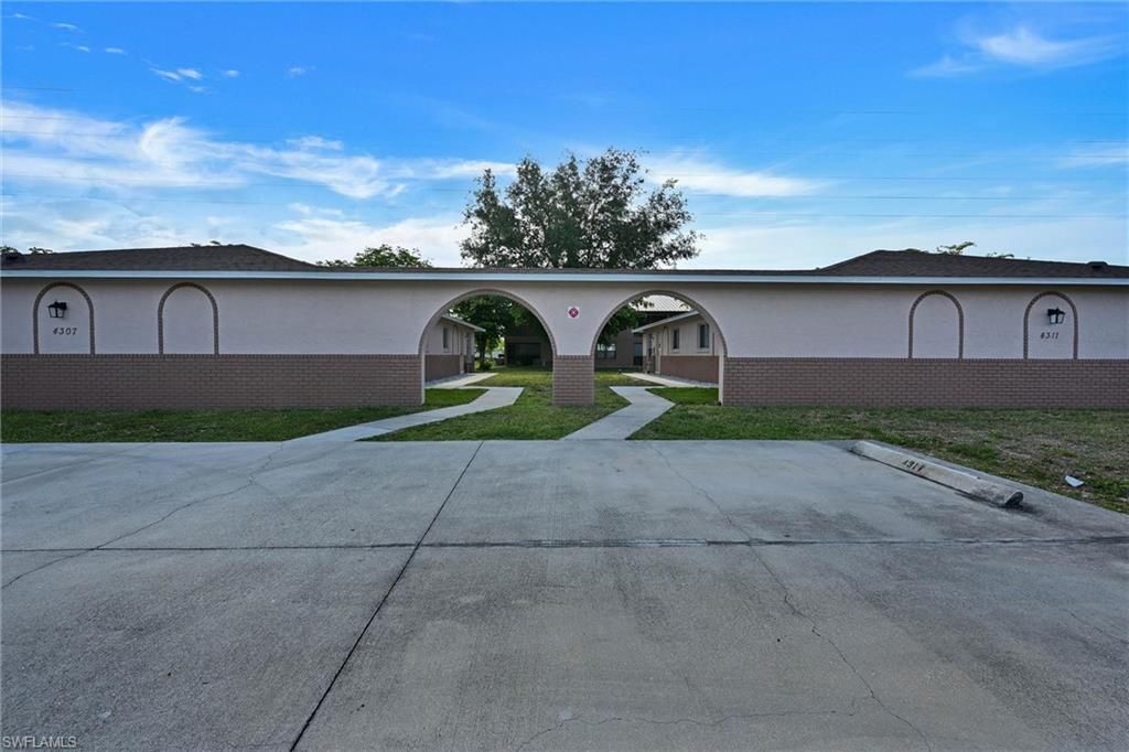 4307 SW Santa Barbara Pl, Unit 1, Cape Coral, FL 33914 Photo