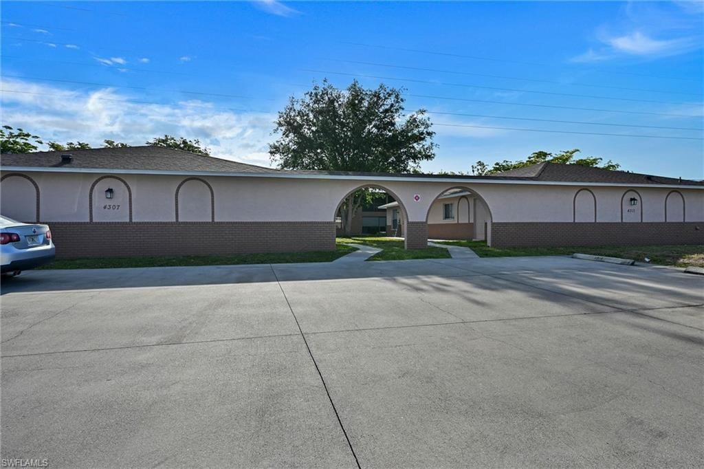4307 SW Santa Barbara Pl, Unit 1, Cape Coral, FL 33914 Photo