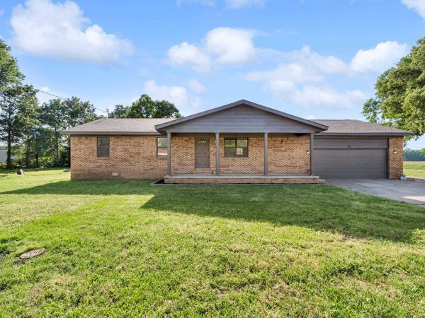 100 S 22nd Avenue , Paragould, AR 72450