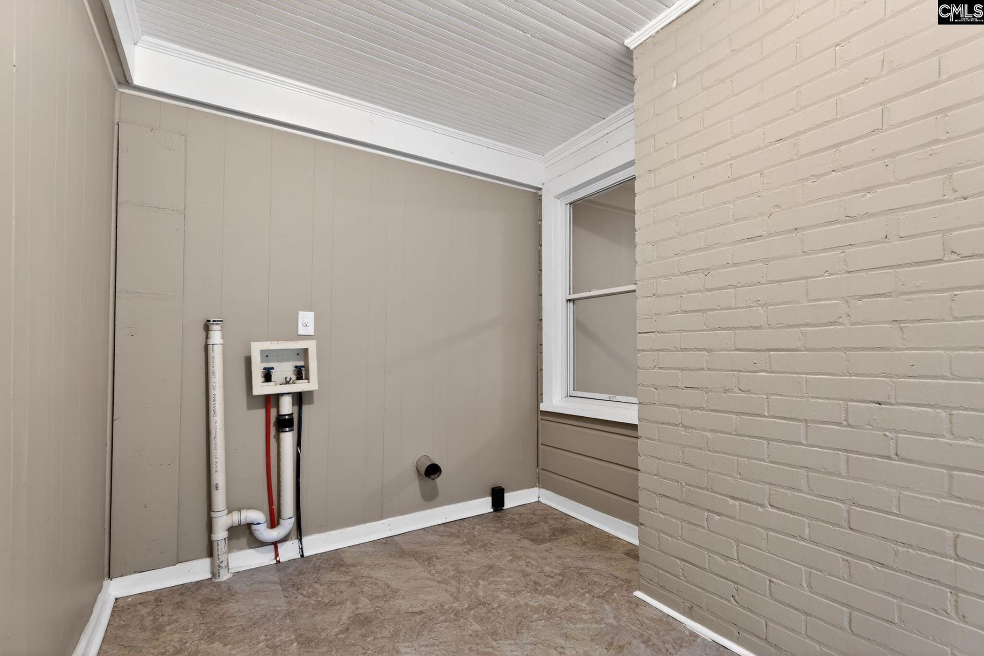 762 N Liberty Lane  Photo 32