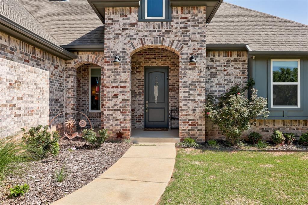 3008 Hunter Crest Drive, Edmond, OK 73034 Main Photo