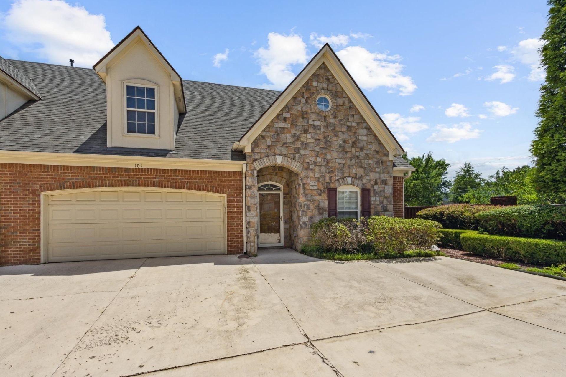 1595 DEXTER GROVE CT Cordova, TN 38016