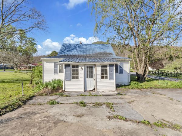 173 Orchard Dr, Rainelle, WV 25962