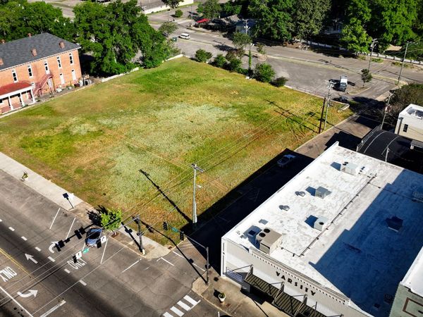321 Main, Columbus, MS 39701