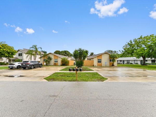 12467 Westhampton Circle, Wellington, FL 33414