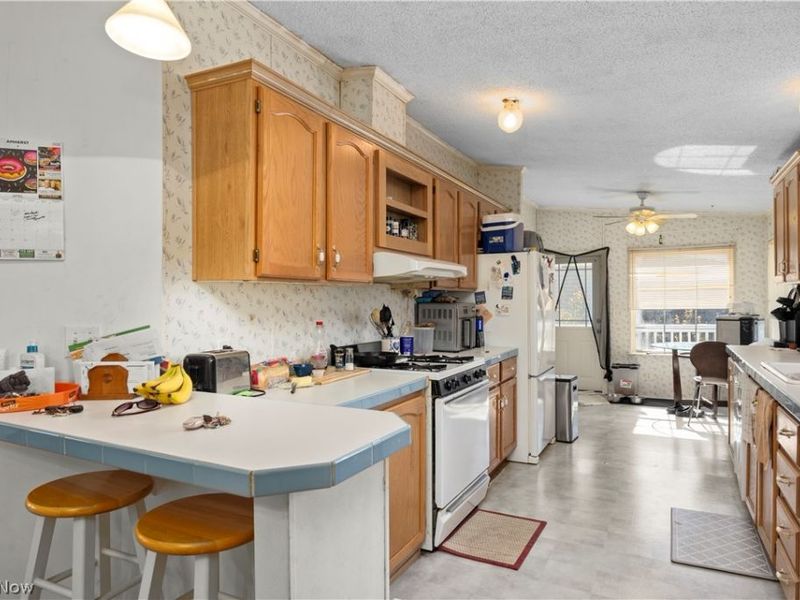 69 Mirage Avenue, Amherst, OH 44001 Photo 12